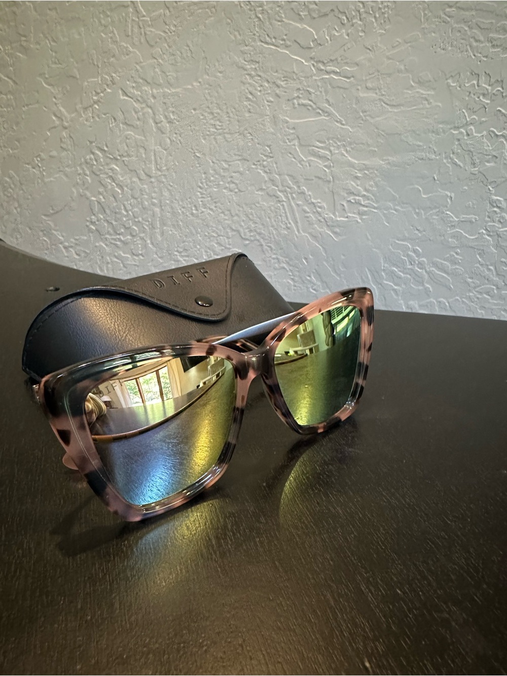 Diff Eyewear Polarized Pink Tortoiseshell Oversized Sunglasses